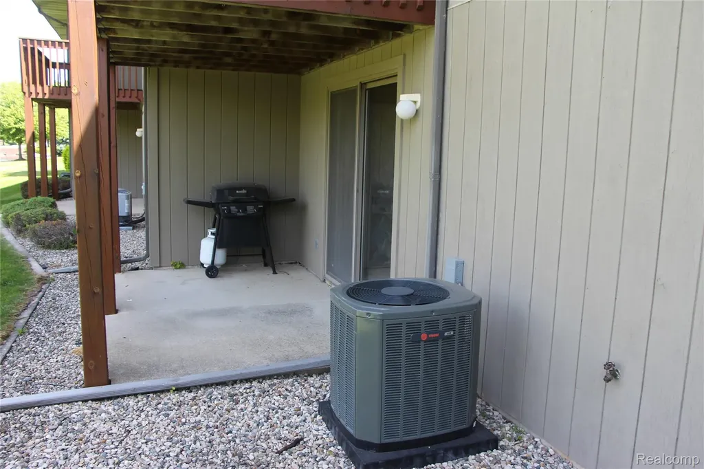 265 Interlaken Court Zeeland Charter Township MI 49464