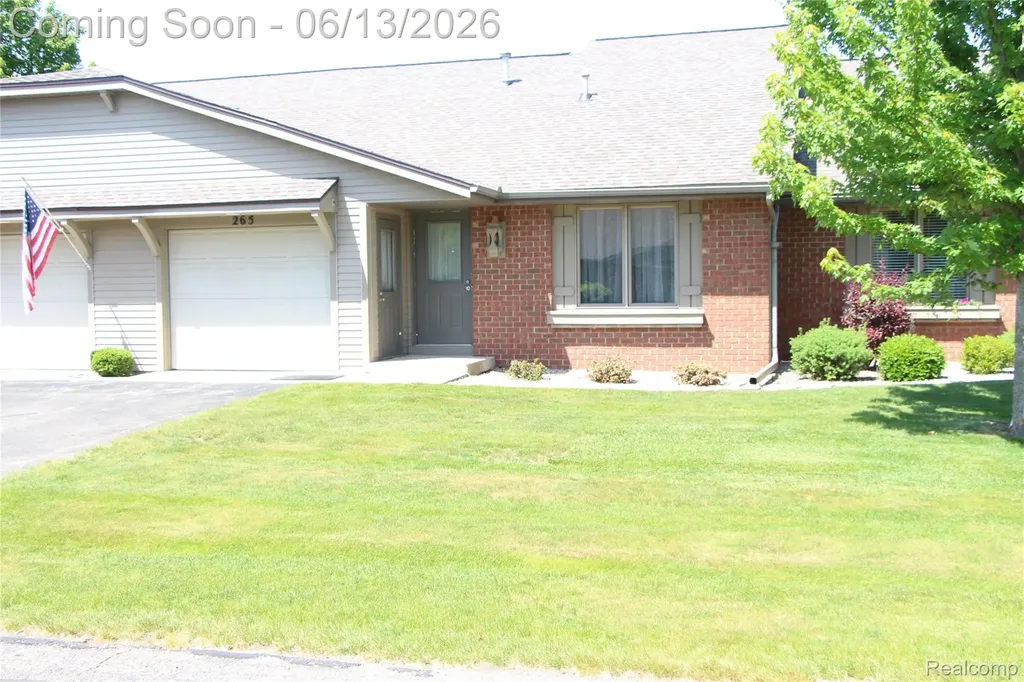 265 Interlaken Court Zeeland Charter Township MI 49464