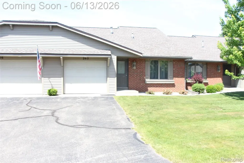 265 Interlaken Court Zeeland Charter Township MI 49464