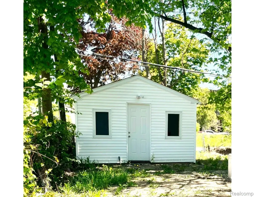 7520 Hanover Street Detroit City MI 48206