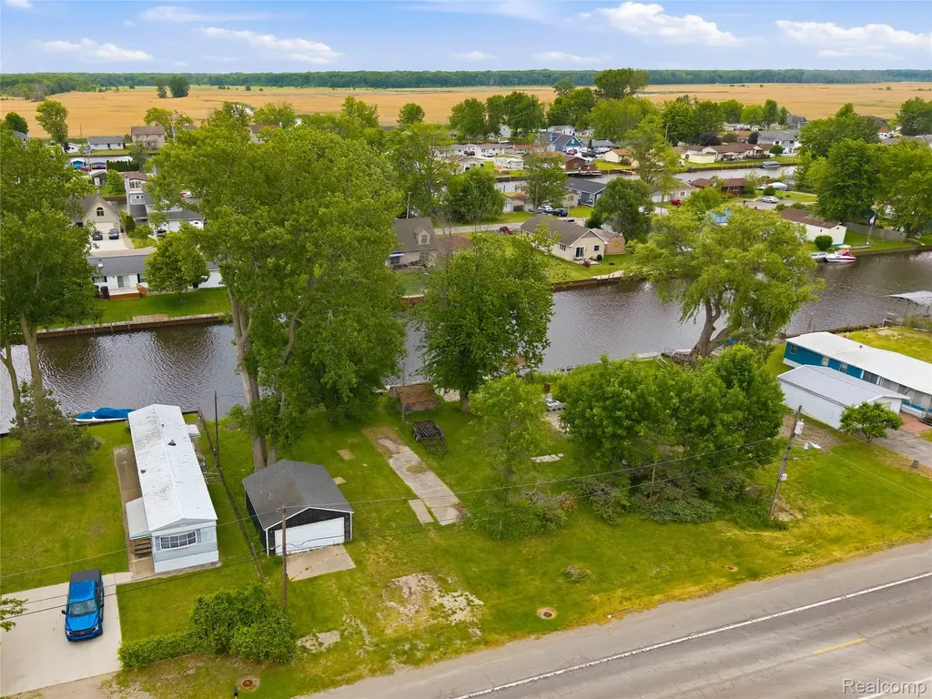 7448 Dyke Road Clay Township MI 48001