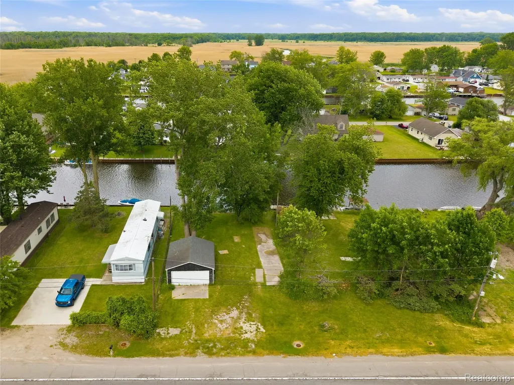 7448 Dyke Road Clay Township MI 48001