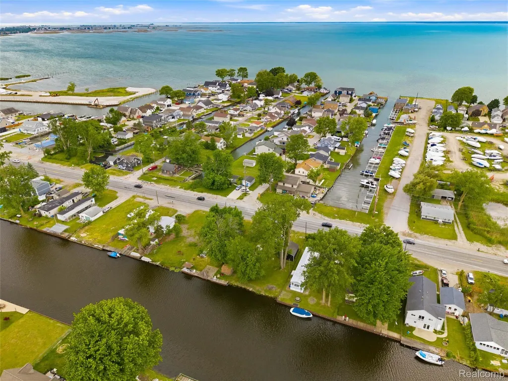 7448 Dyke Road Clay Township MI 48001