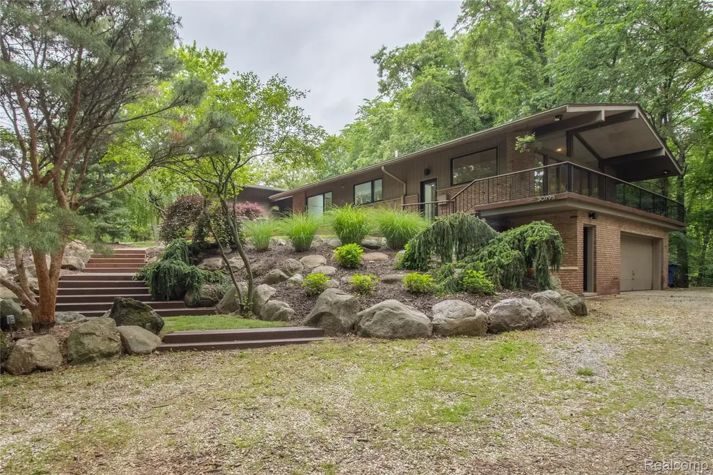 30795 Adair Court Franklin Village MI 48025
