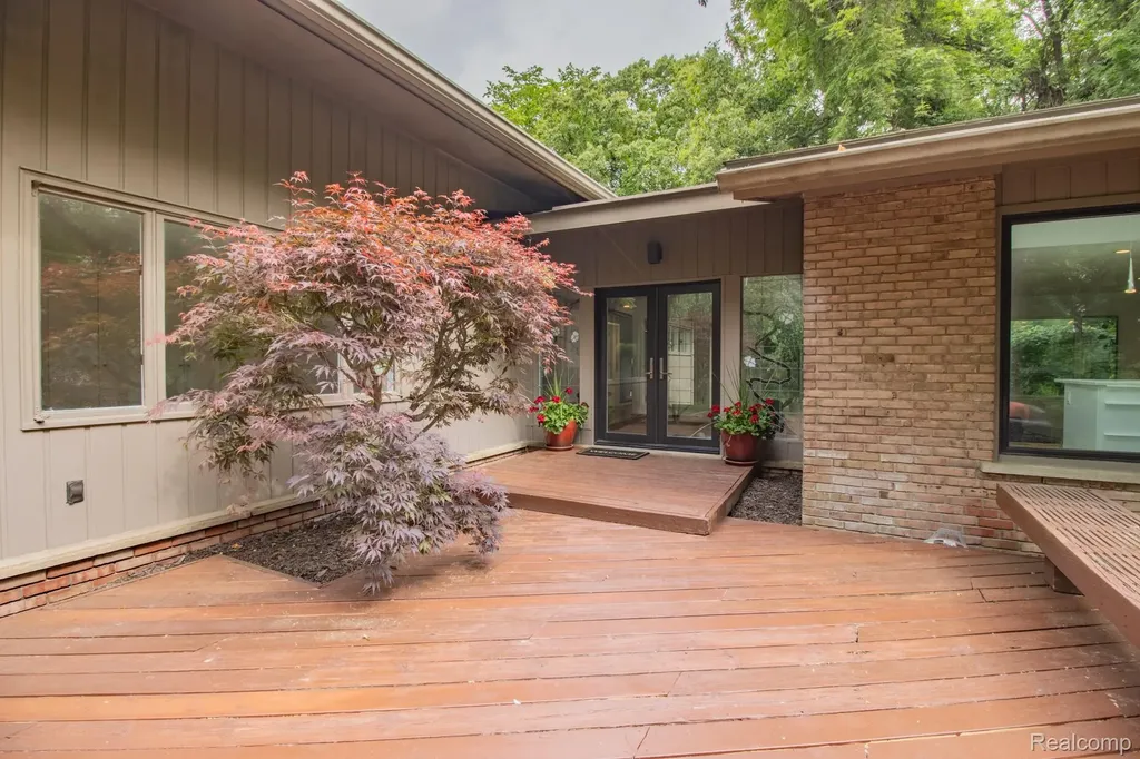 30795 Adair Court Franklin Village MI 48025