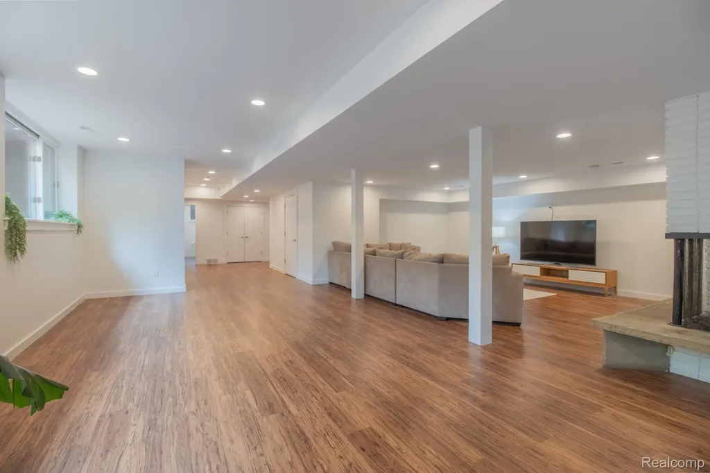 30795 Adair Court Franklin Village MI 48025