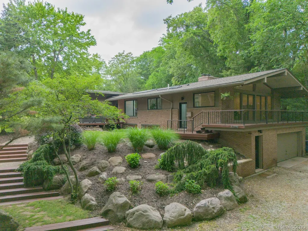 30795 Adair Court Franklin Village MI 48025