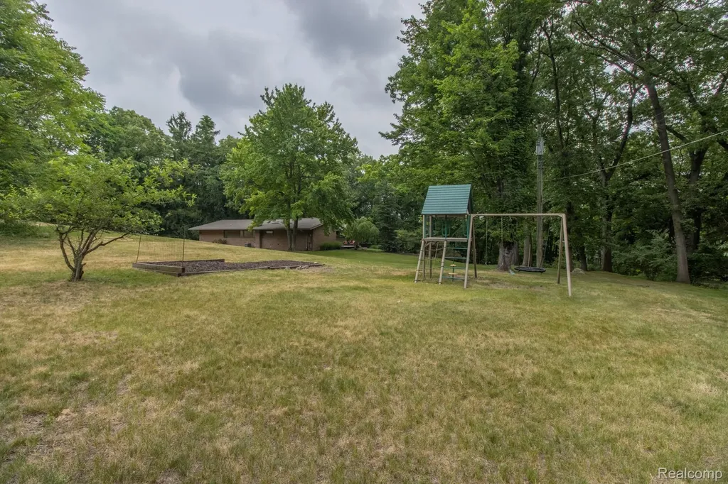 30795 Adair Court Franklin Village MI 48025