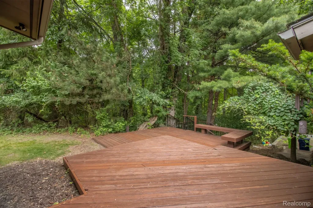 30795 Adair Court Franklin Village MI 48025