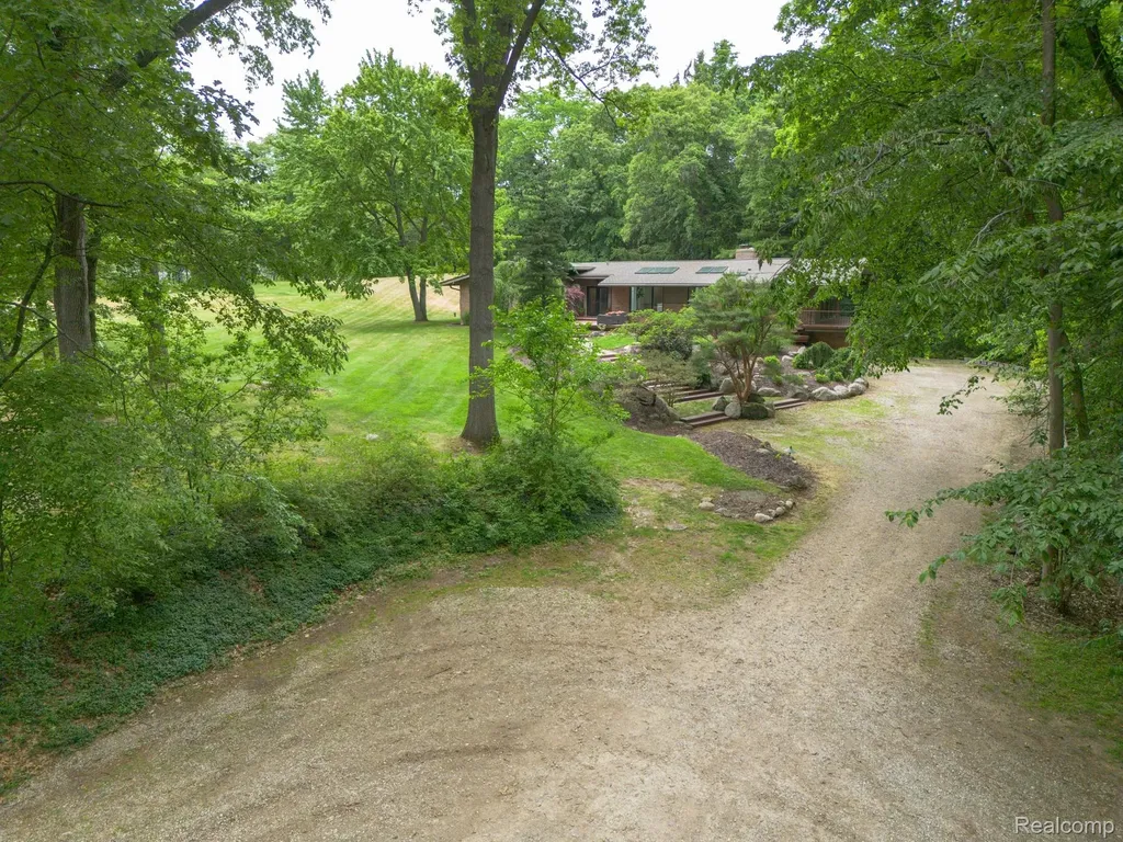 30795 Adair Court Franklin Village MI 48025