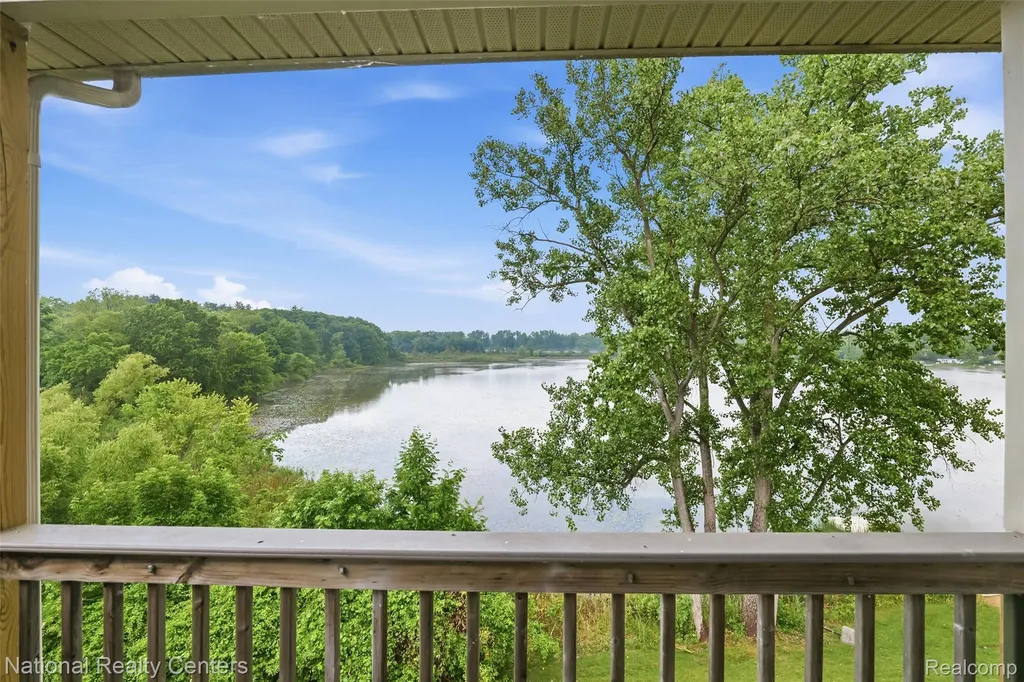 5905 High Pointe Court Brighton Township MI 48116