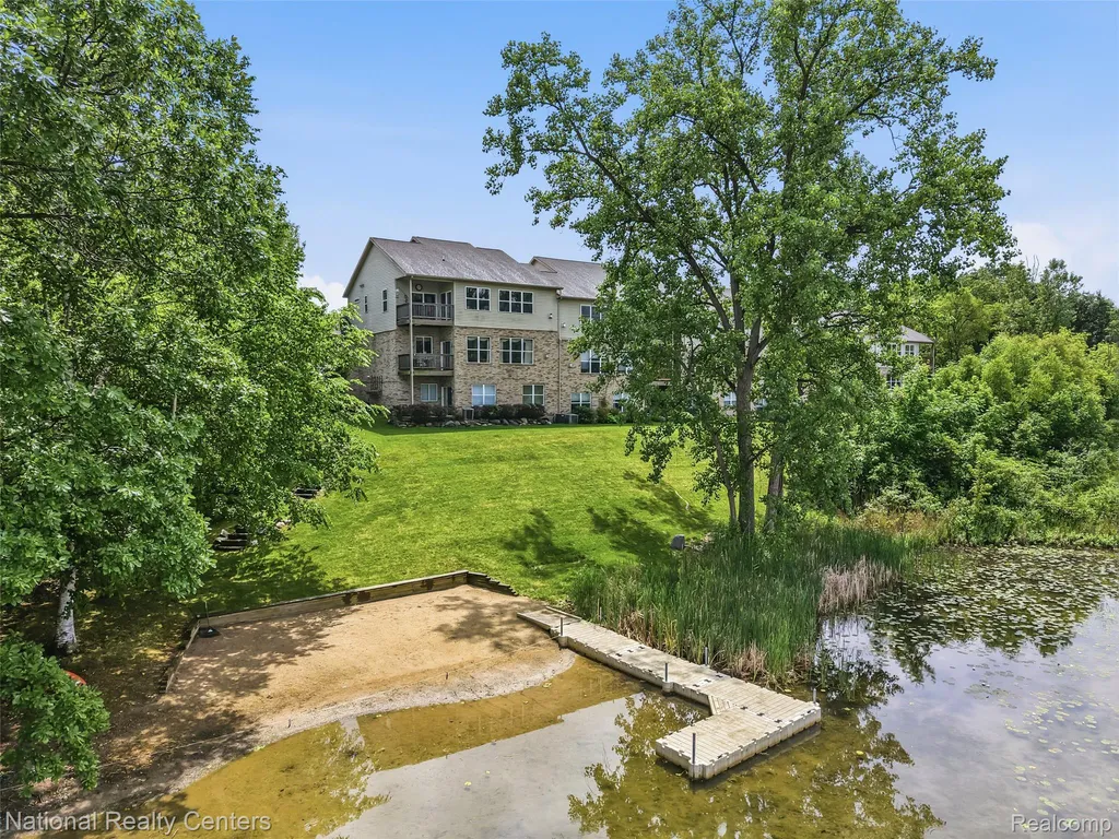5905 High Pointe Court Brighton Township MI 48116