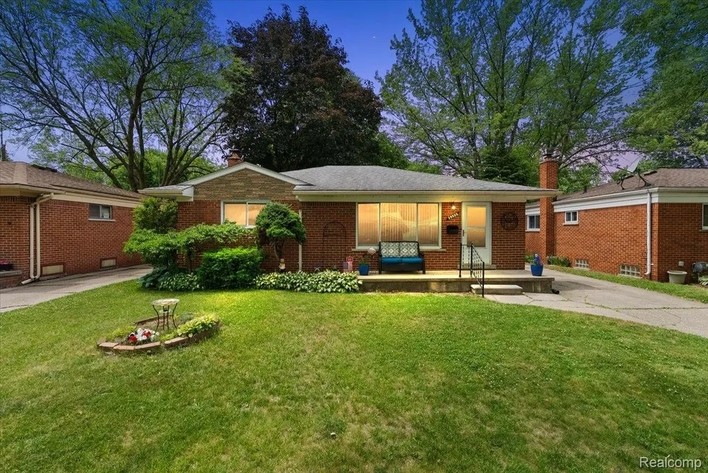 29555 Herbert Street Madison Heights City MI 48071