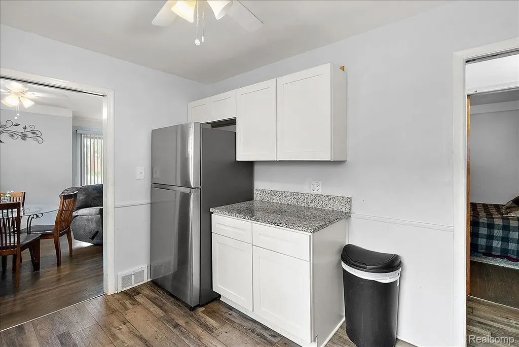 29555 Herbert Street Madison Heights City MI 48071