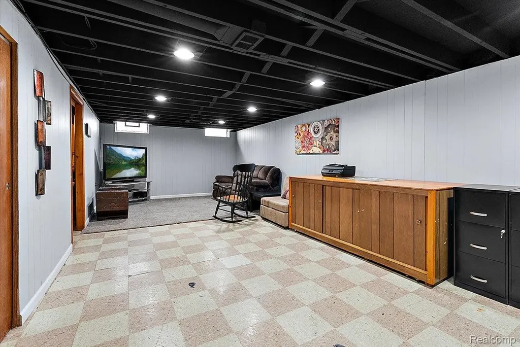 29555 Herbert Street Madison Heights City MI 48071