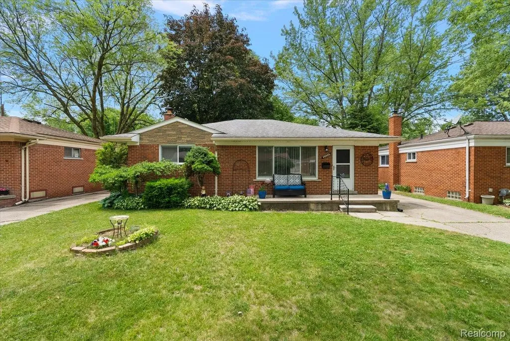 29555 Herbert Street Madison Heights City MI 48071