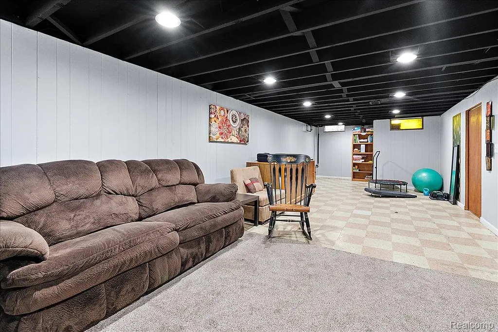 29555 Herbert Street Madison Heights City MI 48071