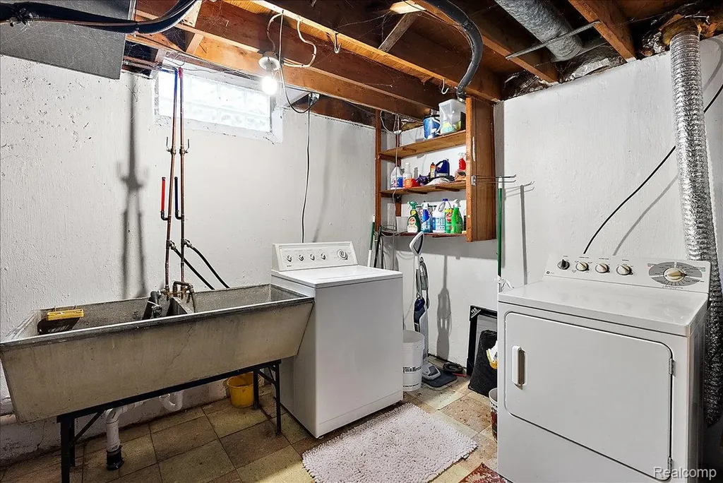 29555 Herbert Street Madison Heights City MI 48071