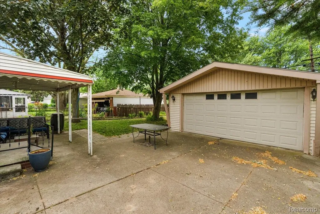 29555 Herbert Street Madison Heights City MI 48071