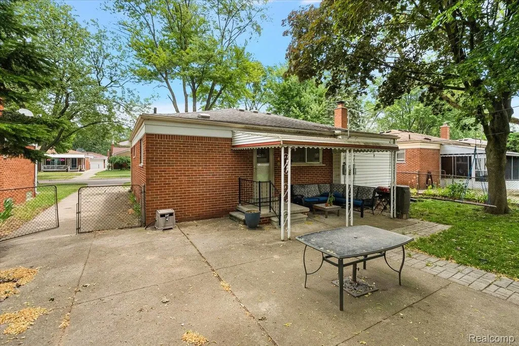 29555 Herbert Street Madison Heights City MI 48071