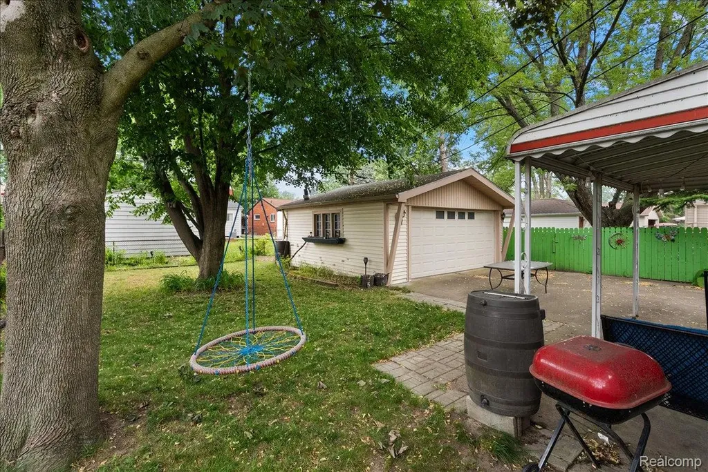 29555 Herbert Street Madison Heights City MI 48071