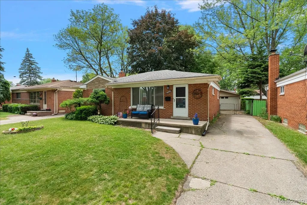 29555 Herbert Street Madison Heights City MI 48071