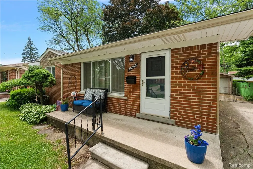 29555 Herbert Street Madison Heights City MI 48071