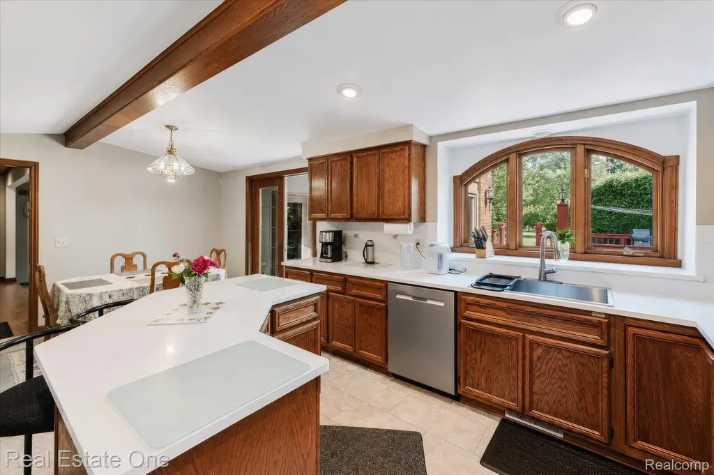3596 Aynsley Drive Rochester Hills City MI 48306