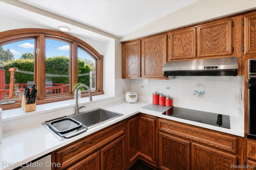 3596 Aynsley Drive Rochester Hills City MI 48306
