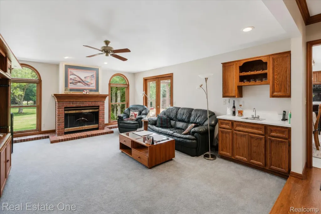 3596 Aynsley Drive Rochester Hills City MI 48306