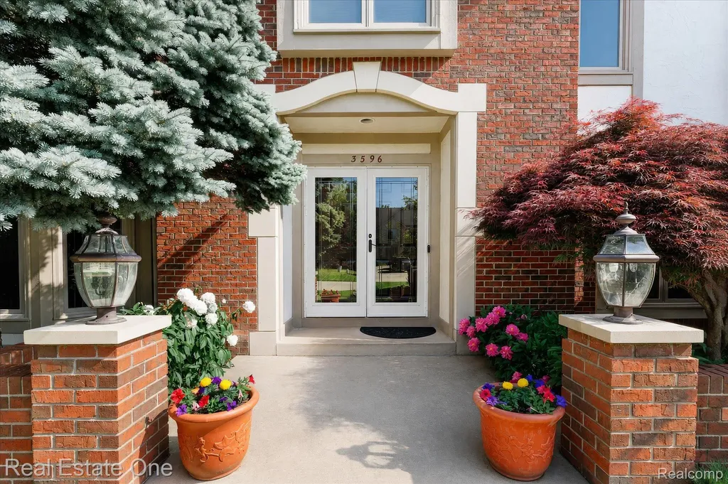 3596 Aynsley Drive Rochester Hills City MI 48306