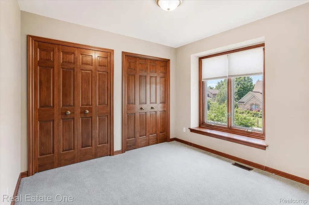 3596 Aynsley Drive Rochester Hills City MI 48306