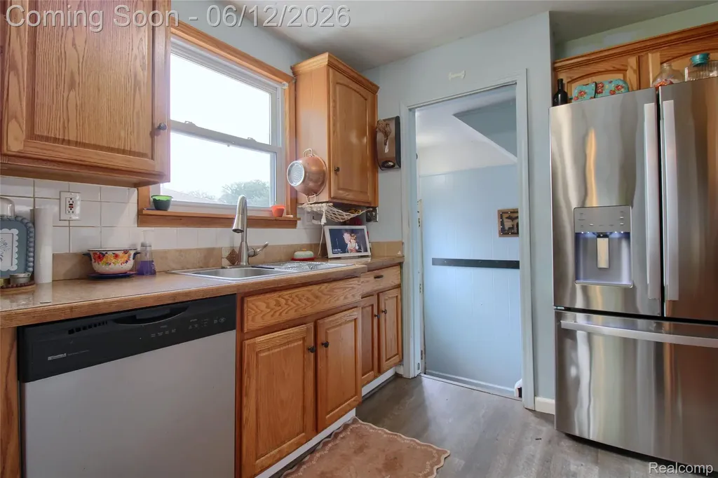 1813 Buckingham Avenue Lincoln Park City MI 48146