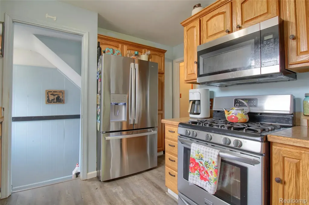 1813 Buckingham Avenue Lincoln Park City MI 48146