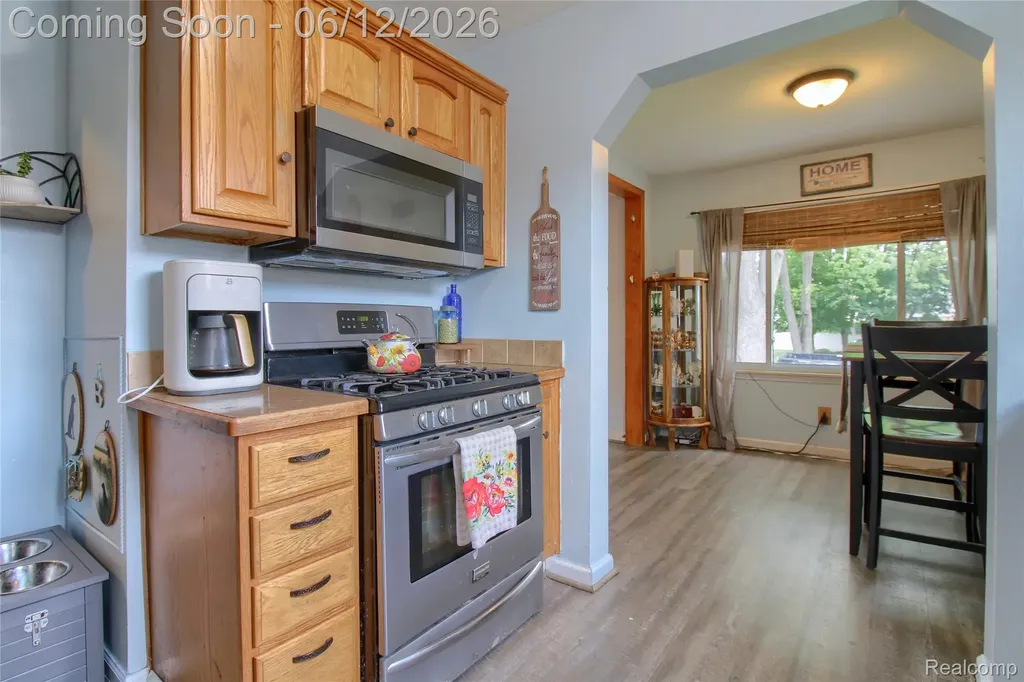 1813 Buckingham Avenue Lincoln Park City MI 48146