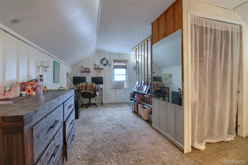 1813 Buckingham Avenue Lincoln Park City MI 48146