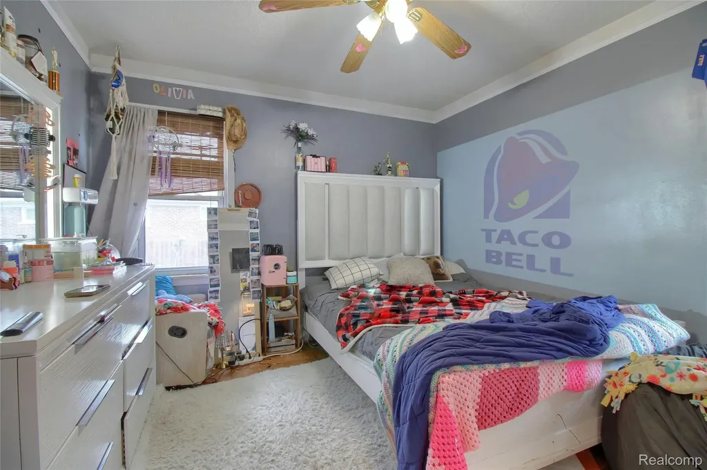 1813 Buckingham Avenue Lincoln Park City MI 48146