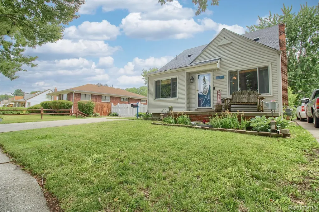 1813 Buckingham Avenue Lincoln Park City MI 48146