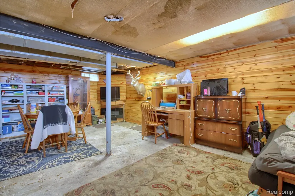 1813 Buckingham Avenue Lincoln Park City MI 48146
