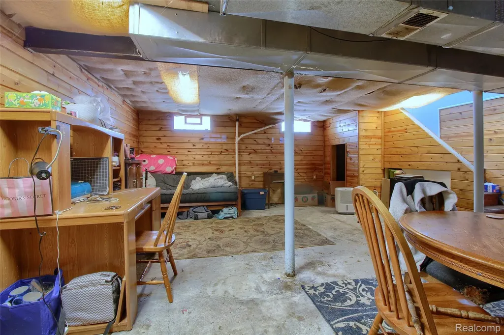 1813 Buckingham Avenue Lincoln Park City MI 48146