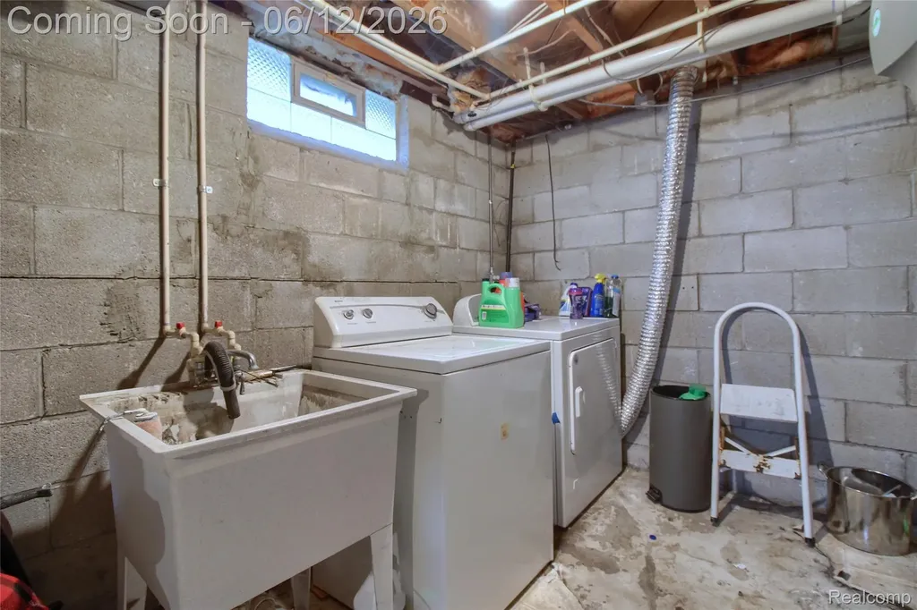 1813 Buckingham Avenue Lincoln Park City MI 48146