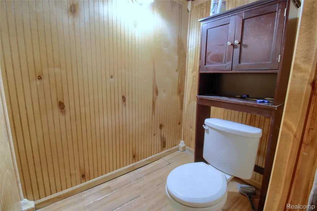 1813 Buckingham Avenue Lincoln Park City MI 48146