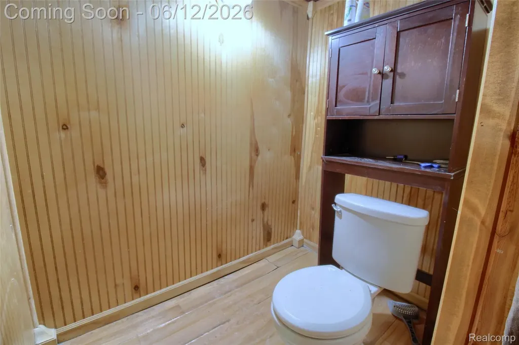 1813 Buckingham Avenue Lincoln Park City MI 48146
