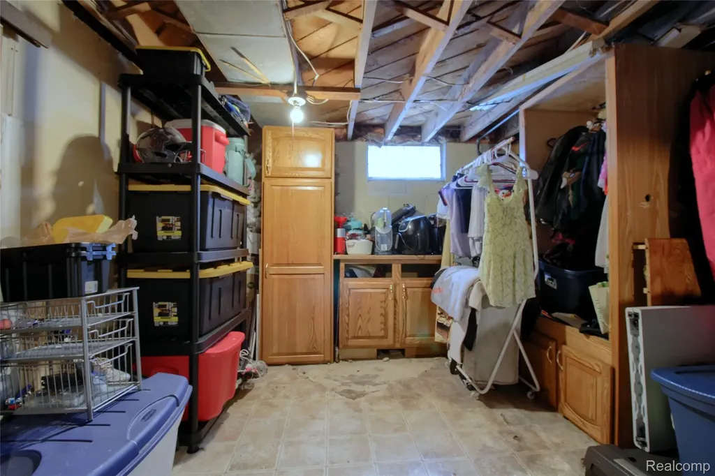 1813 Buckingham Avenue Lincoln Park City MI 48146