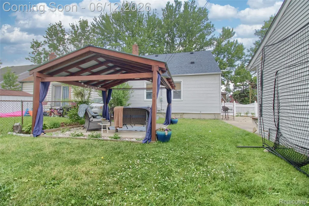 1813 Buckingham Avenue Lincoln Park City MI 48146