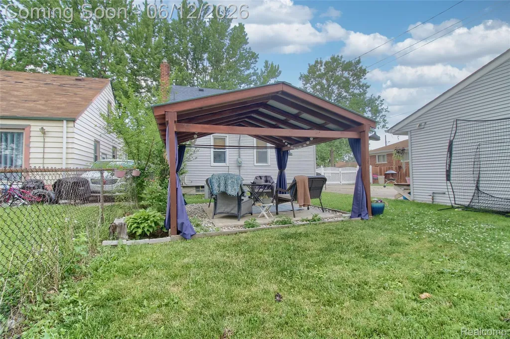 1813 Buckingham Avenue Lincoln Park City MI 48146