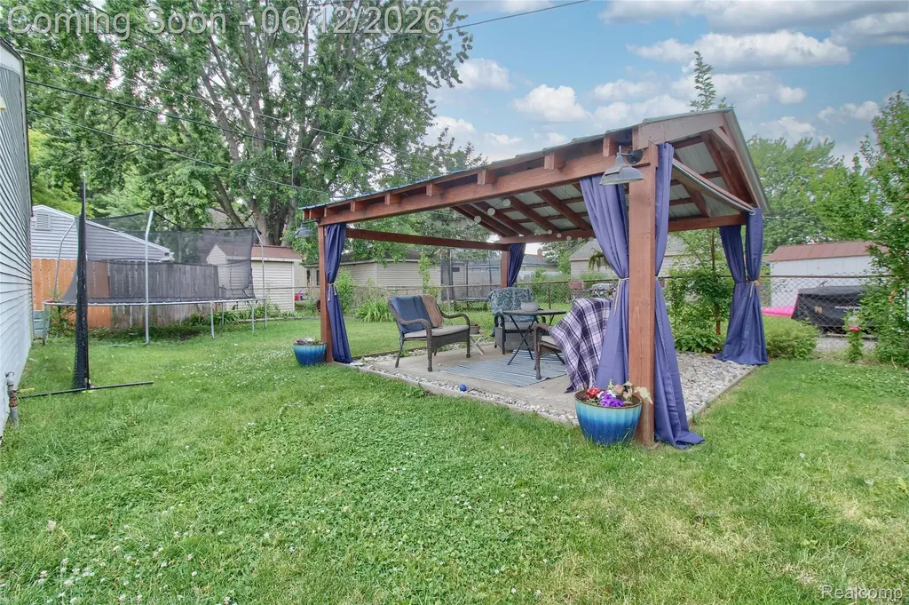 1813 Buckingham Avenue Lincoln Park City MI 48146