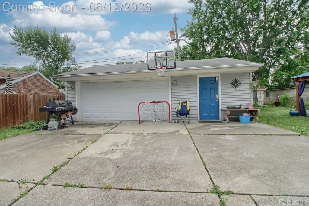 1813 Buckingham Avenue Lincoln Park City MI 48146