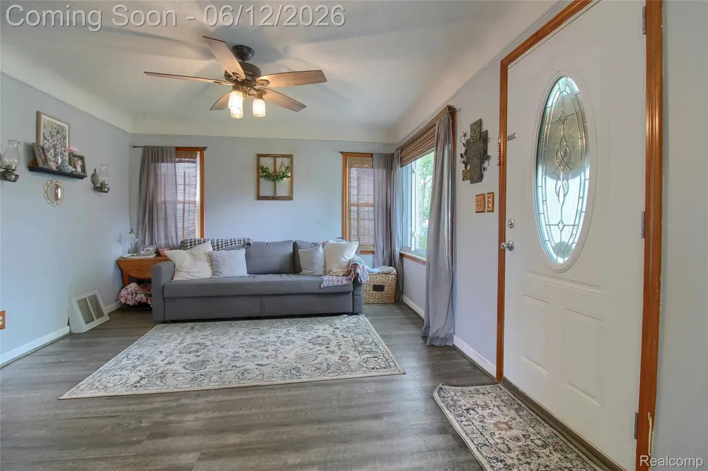 1813 Buckingham Avenue Lincoln Park City MI 48146