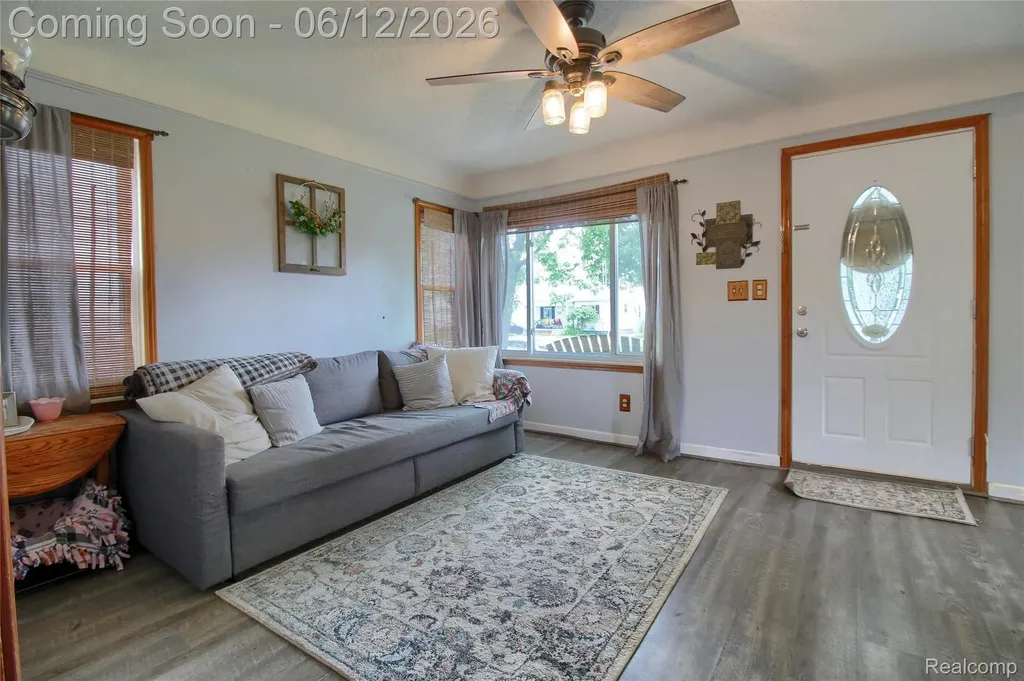 1813 Buckingham Avenue Lincoln Park City MI 48146